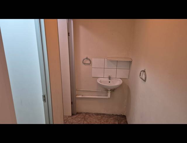 180M² BUSINESS TO LET IN MINNEBRON